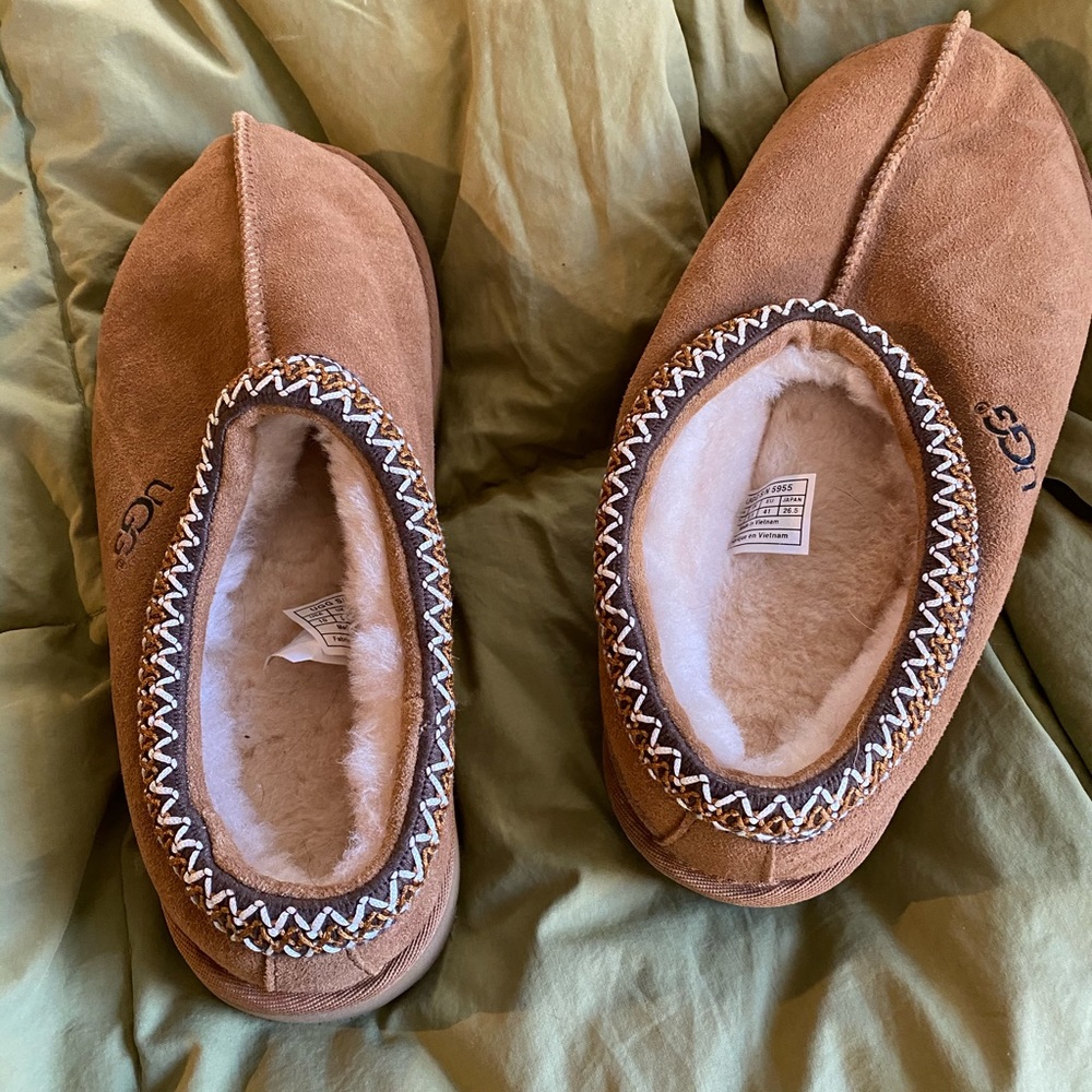 Uggs slippers